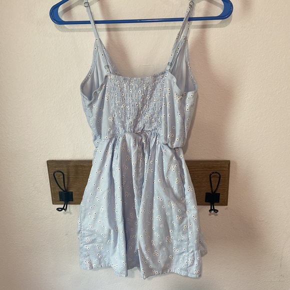 Blue floral romper size medium - Picture 2 of 2